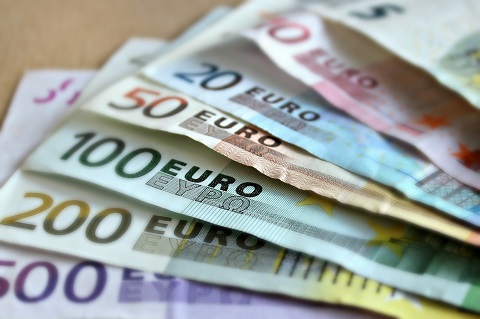 Les pièces en euros - Aide aux devoirs - fiches pratiques